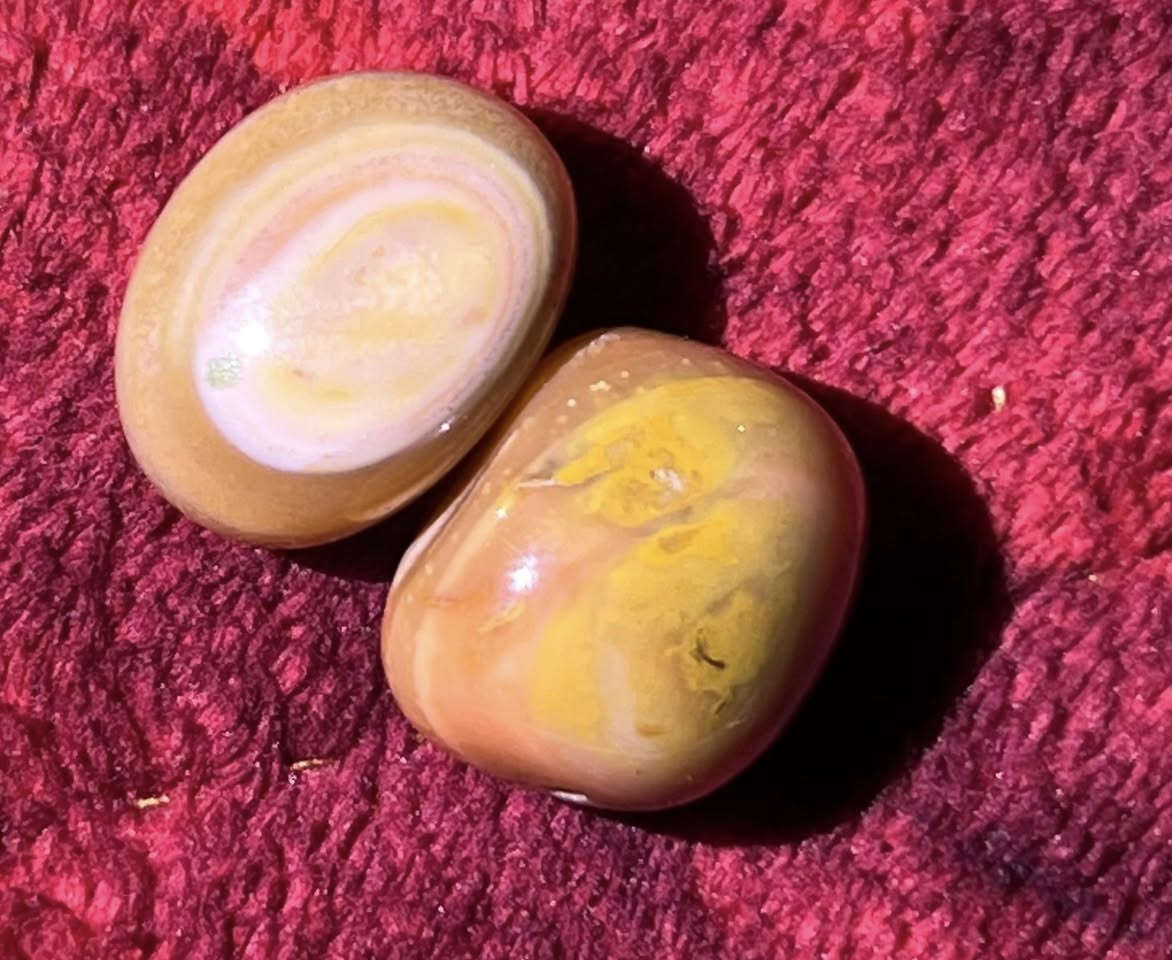 هذني.  الخرزات. لگيتهن.   واريد أبيعهن. للعلم. حجر. قديم.


**إذا كنت صاحب هذا الإعلان وتريد حذفه لأي سبب، رجاءا أرسل رسالة إلى الدعم الفني**