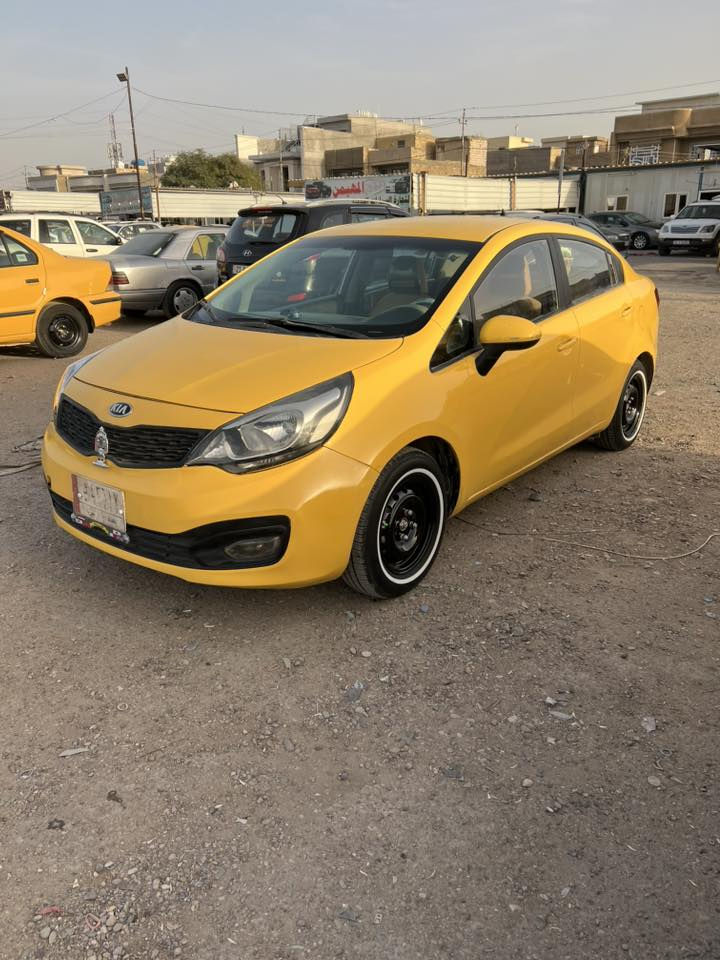 سلام عليكم كيا ريو خليجي موديل ١٥
السيارة كاملة من الالف للياء ربع دينار مذب عليها نص نكرة 

مكينه ١٦٠٠ دوش قطرتين مكاني بغداد البياع عارضها ٨٠ وبيها مجال 

***********
