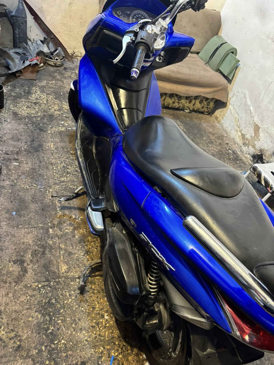 بي سي اكس الدراجه جيل اول الدراجه خير من الله بيه ملاحضات بسيطه بيه صوت بالكلج مكينته بلاديه السعر خاص او اتصل *********** عنواني بغداد الكريعات سعره مناسب
