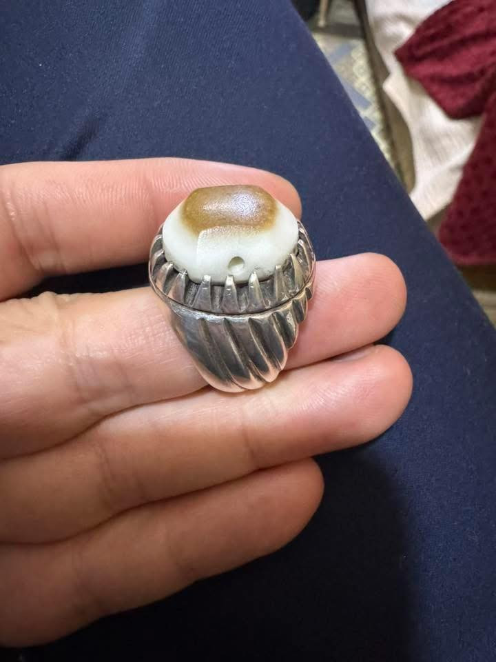 سلام عليكم جزع يماني بقري قديم ثقب صياغه ثقيله للبيع السعر 250 الف مكاني بغداد


**إذا كنت صاحب هذا الإعلان وتريد حذفه لأي سبب، رجاءا أرسل رسالة إلى الدعم الفني**