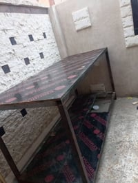 ميز حديد • نضيف كلش