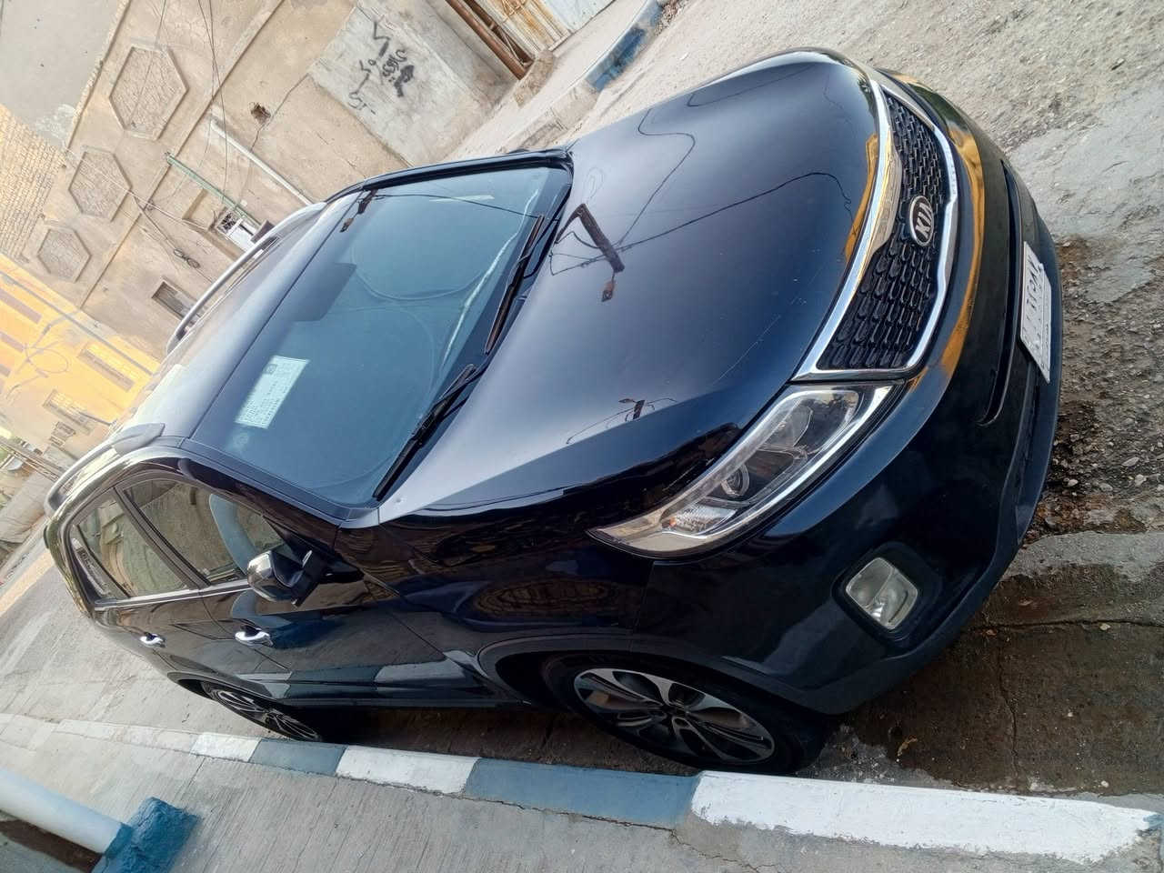 السلام عليكم سورنتو للبيع موديل 2014وارد امريكي 2400السياره نصف مواصفات السياره تبريد وتدفئه شغال 
حادثها قبق الجنطه مبدل السياره تخم تأير ويل كب خليجي كشنات تدفئه حساسات وكامره وشاشه لايت خليجي تحويل مباشر  بردات خلفيه 
السنويه لغايه 2028 الون اسود السعر 137رقم بغداد رقم الهاتف ***********
***********
