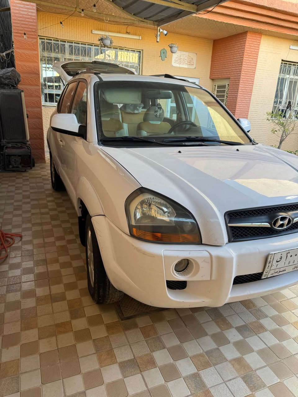 السلام عليكم توسان موديل 2009 رقم بابل السياره فول موصفات مكفوله من الصبغ والضربه والتبديل كير مكينه حداديه خير من الله تخم تاير مكينه 2700 ب119 او بيه مجال بسيط *********** مكان السياره حله حلة, بابل
