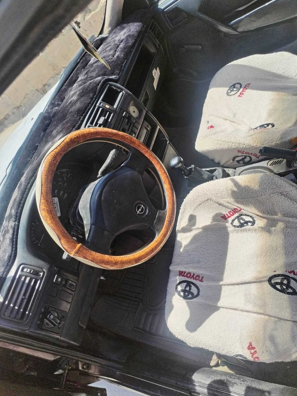 اوبل للبيع موديل 92 محرك 20 سياره جاهزه ما بيها اي عيب كهربائيات كلها شغاله اي عيب ما بيها محرك جير صدر كله شرط سنويه مشروع وطني 2029 شرطه التحويل والوكاله السعر 33 وبيها مجال للشراي عنواني كركوك حزيران الشراي يتصل على هذا الرقم ***********
