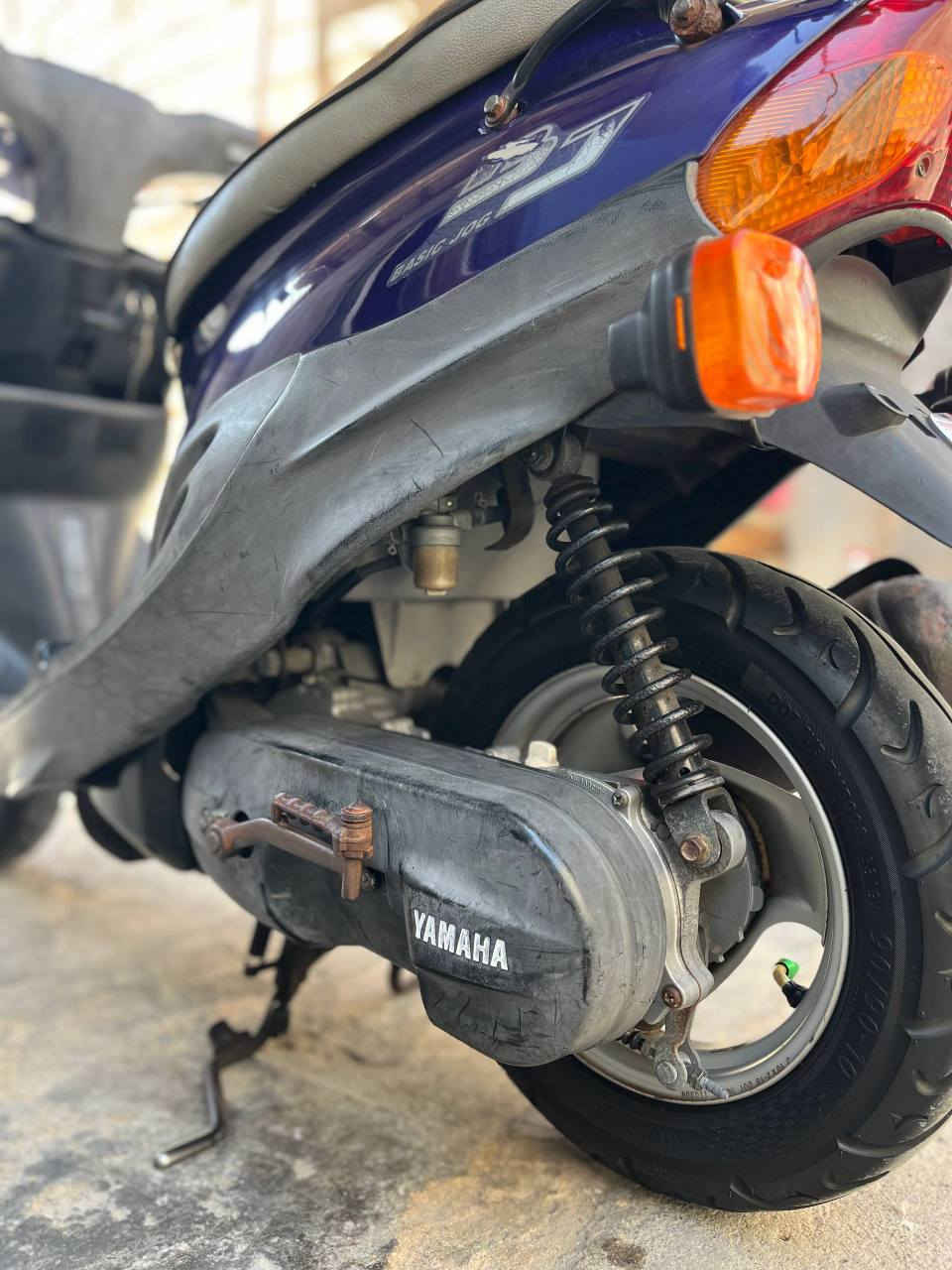 السلام عليكم شباب دراجه تسع زروف ياماها دراجه مال باله جديده شوفت عينك دراجه محركها ما مفتوح ابد ولا مبدل اي شي بيها كلشي شغال بيها اشاير لايت نكره سلف هندر محرك أخرس دراجه مرتبه شوفت عينك السعر 750 وبيها مجال شراي يدخل خاص ويدلل مكان قبله شارع المدارس مقابل فلفوله سنتر رقم الهاتف *********** البصرة, العراق
