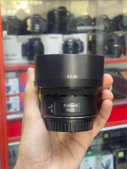 كانون 850 + عدسة 55.250 + عدسة 50 f1.8 stm مانع اهتزاز شركة زايون 
حقيبة ظهر و رام 32 4k + شاحنة و بطارية و حزام 
السعر الكلي مليون و 50 الف 
بغداد باب الشرقي مقابل حديقة الامة
مركز شدن بغداد
*********** بغداد
