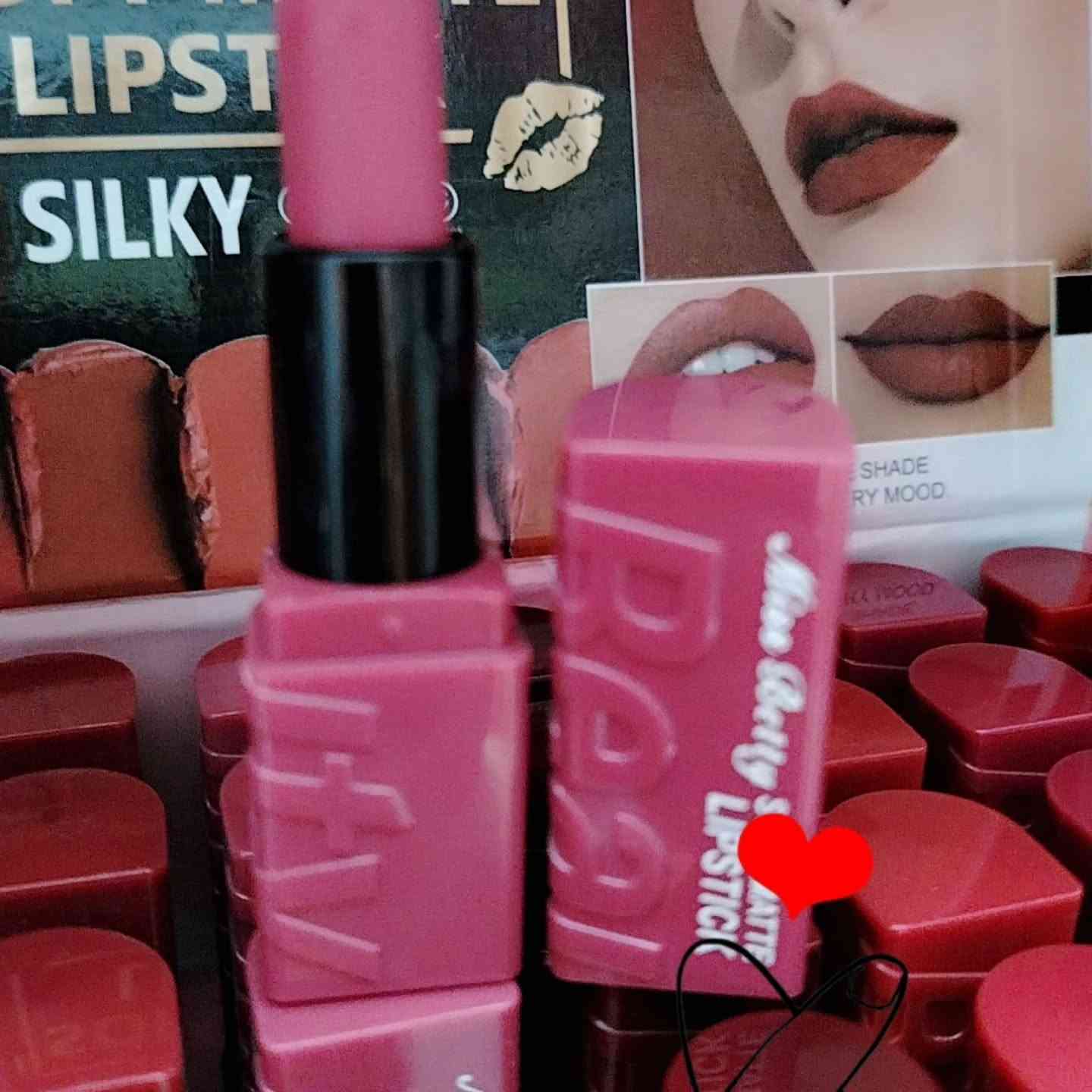 حمر ستك من Miss Beauty الوان تجنن😍 
سعر القطعه الف
يتوفر توصيل بسمايه الف
بغداد ٥ محافظات ٥ اطلبوا وتدللون 🍒


**إذا كنت صاحب هذا الإعلان وتريد حذفه لأي سبب، رجاءا أرسل رسالة إلى الدعم الفني**