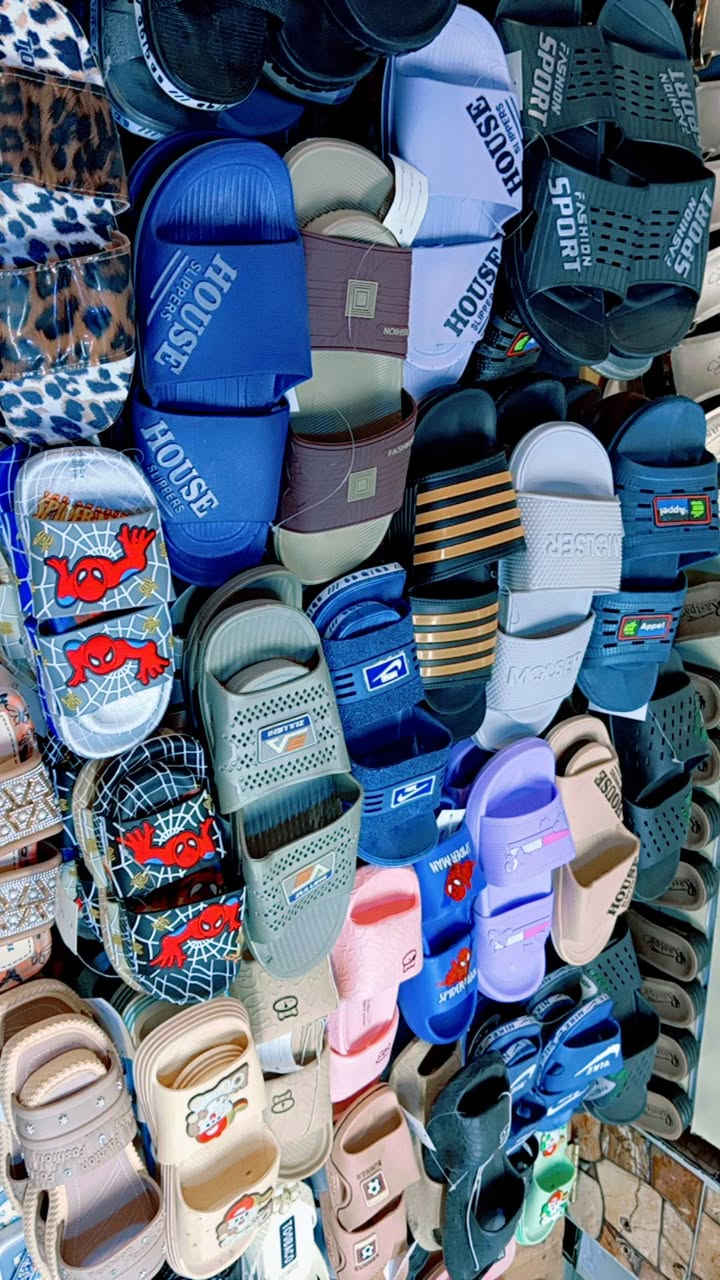 يعلن محل احذيه نسائيه ورجاليه البيع محل شلعه بضاعه يتكون من شحاط نسائي ورجالي وشبابي نعالات نسائي ولادي وبناتي احذيه بناتي ورجالي سعر بضاعه شلعه مليون 200 الف بيه مجال يلي يريد يجي خاص يتفضل المحل يجي يشوف بضاعه يشتري


**إذا كنت صاحب هذا الإعلان وتريد حذفه لأي سبب، رجاءا أرسل رسالة إلى الدعم الفني**