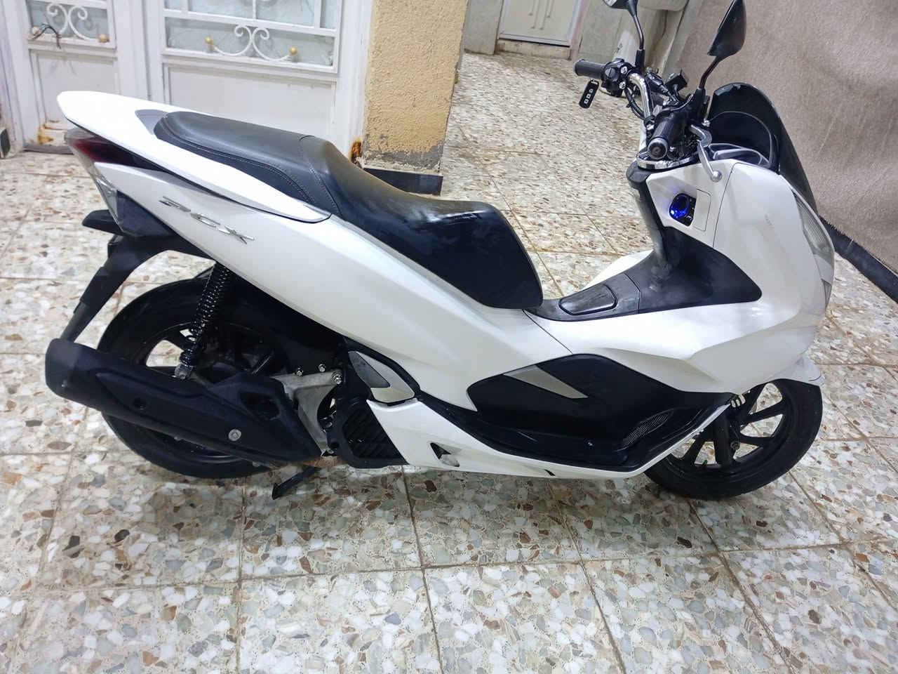 دراجه بي سي اكس البيع دراجه نضيفه ما متعوبه 

دراجه ما ملعوب بيه كامله ماشيه 26000الاف موصفات دراجه بصمه حساس زدحام تدفه يدات كهربايات شغلات كلهن ما بيه نقص دراجه مكانه كوت فلاحيه سعره 2750وبيه مجال ستفسار نتصال على رقم بي وتساب او خاص متواجد ***********
