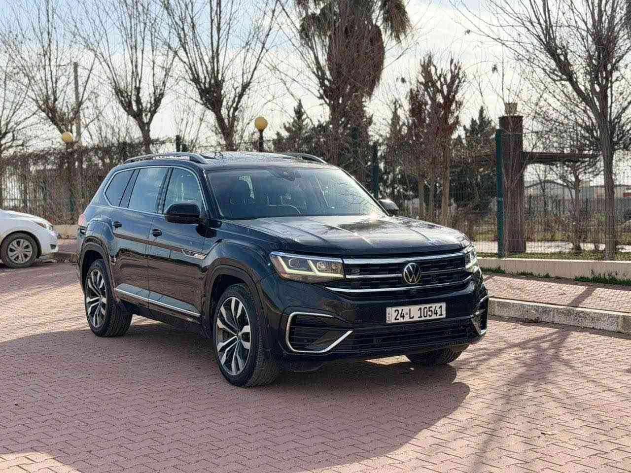 السلام عليكم 
اطلس 2022 🔥
سعر 250ومجال قليل 
عدد المقاعد : 7 راكب
‏‎عداد المسافة : 23 الف 
حجم المحرك :  V6 3.6L ( 6,سلندر )‏‎‏‎
ملاحظه : بابين صبغ و واحد قطعه كلير امامى و خلفى كبس ✅
رقم شاصى 1V2WR2CA7NC512178

كافة الايرباكات سليمة 100%✅

فول مواصفات  1/1
‏‎
دفع رباعي 𝐀𝐖𝐃
 ابواب بصمة
‏‎بصمة تشغيل 
تشغيل عن بعد(𝐑𝐄𝐌𝐎𝐓𝐄 𝐒𝐓𝐀𝐑𝐓) ‏‎ 
‏‎شحن وايرليس
‏‎صندوق شفط كهربائي 
‏‎شاشة دشبول ديجيتال
اوتو هولد : 𝐀𝐔𝐓𝐎 𝐇𝐎𝐋𝐃
اوتو ستارت : 𝐀𝐔𝐓𝐎 𝐒𝐓𝐀𝐑𝐃
‏‎اوتو ستوب : 𝐀𝐔𝐓𝐎 𝐒𝐓𝐎𝐏
‏‎رادار امامي ( تحديد مسار )
‏‎رادار جانبي  ( نقاط عمياء )
‏‎رادار خلفي ( التحذير من الاصطدام )
حساسات ° 𝟑𝟔𝟎 
‏‎حساسات امامي
‏‎حساسات جانبي 
‏‎حساسات خلفي 
نظام : 𝐄𝐂𝐎
نظام : 𝐍𝐎𝐑𝐌𝐀𝐋
نظام : 𝐒𝐏𝐎𝐑𝐓
كشنات : 𝐕𝐈𝐏
‏‎كشنات كهربائي
‏‎كشنات هیتر
تحكم استيرن
‏‎استيرن هیتر
‏‎تبريد لمس
‏‎تبريد مركزي 
لايتات 𝐋𝐄𝐃 زينون بيلادي
بكلايتات 𝐋𝐄𝐃 بيلادي
‏‎ويل كروم
وبعد هواية مواصفات…

‏‎تفاصيل اكثر الاتصال علی ارقام التاليه 

اتصل و تدلل ‏‎
‏𝐖𝐡𝐚𝐭𝐬 𝐀𝐩𝐩-𝐕𝐢𝐛𝐢
📞***********

‏‎‏‎عنوان📍عقره اكر, نينوى
