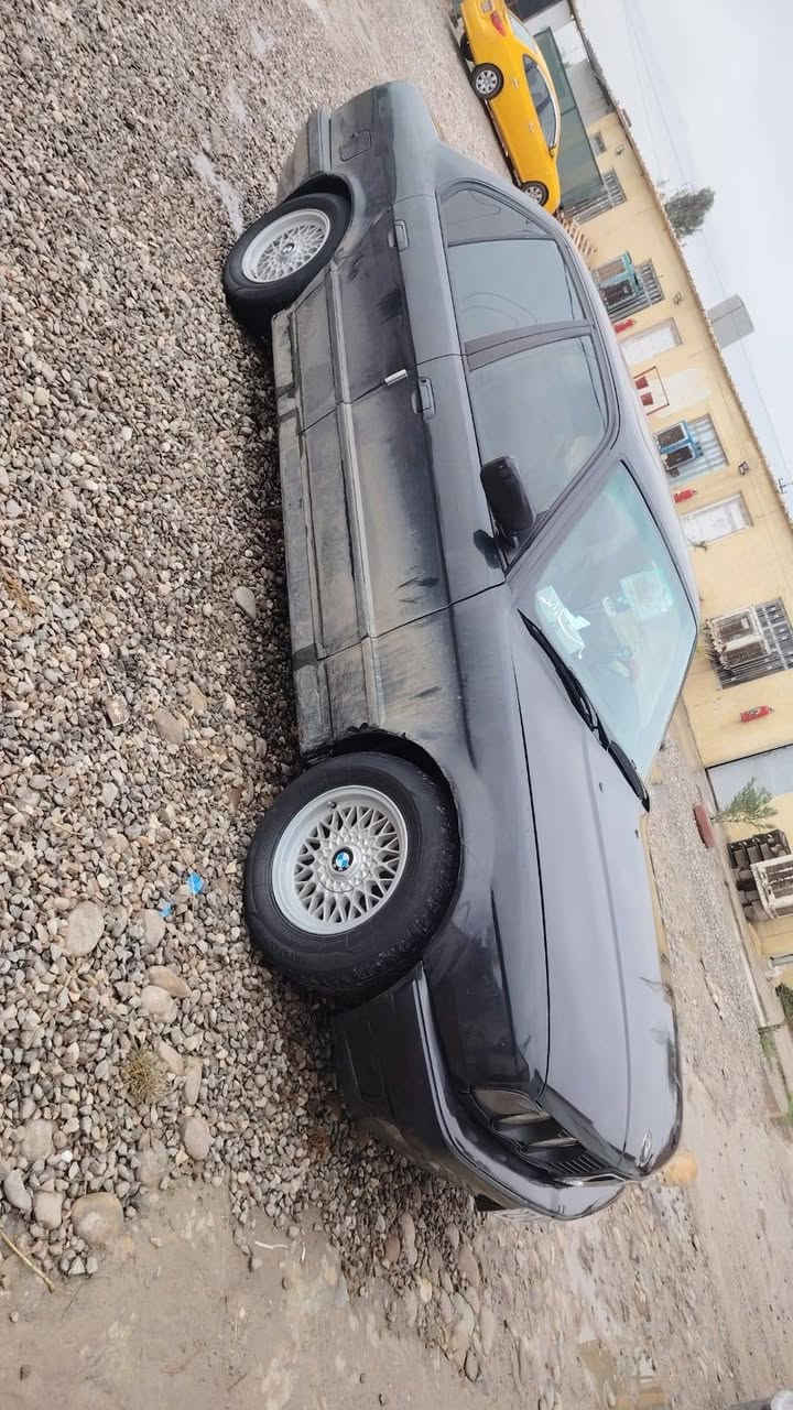 السلام عليكم سياره بئيم حجم ٥٢٥ موديل ٩٠  سنويه عظم ٢٠٣٠ شرط التحويل شرعي بالموصل   رقم أربيل مسطره جديد صبغ جماليه بدون ضرر حار بارد سياره جهازه محرك وكير شرط السعر ٥٥ بيها مجال قليل للاستفسار الاتصال على الرقم ***********
