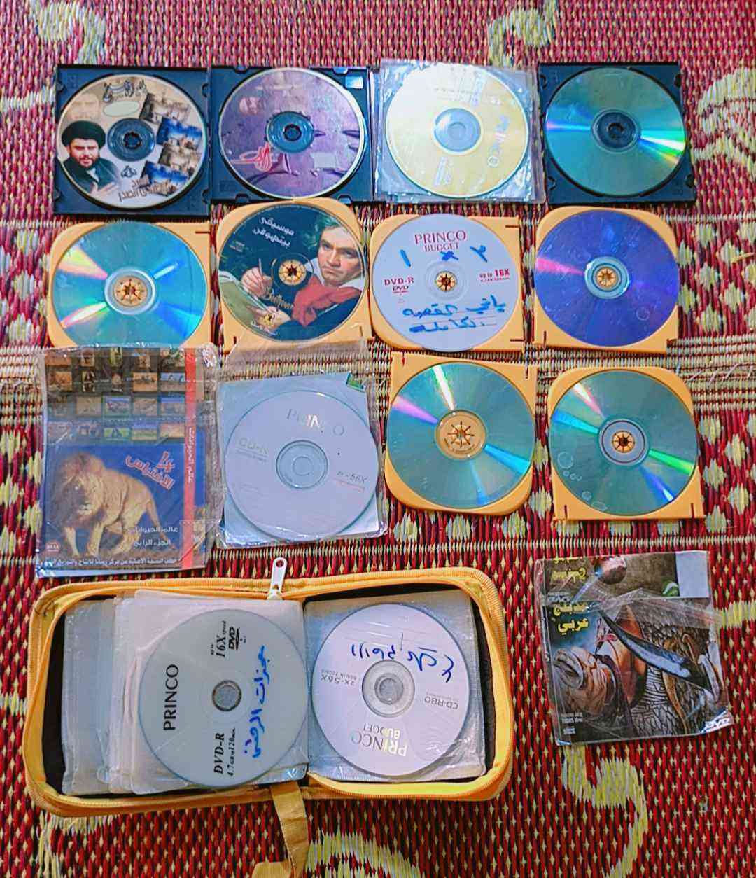 كاسيتات واقراص متنوعه نسخ اصليه التواصل/*********** كربلاء, العراق
