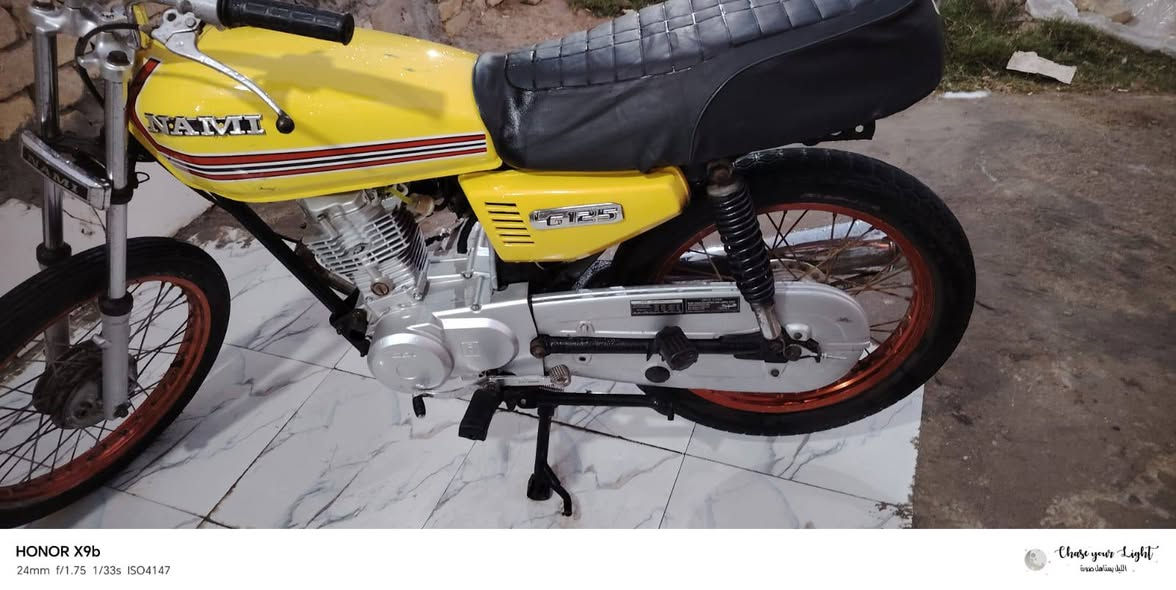 سلام عليكم دراجه كلك للبيع دراجه نضيفه حيل محرك  مفتوح نضيف شلعه اتشك الكاع دراجه كلشي ما ناقصها سعر 400 او بيها مجال المكان الناصريه مركز الرقم ***********
