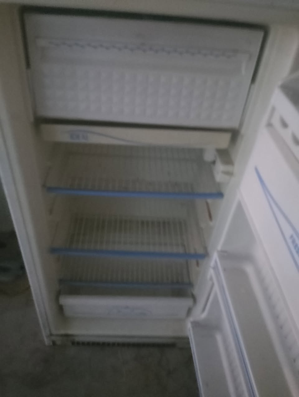 للبيع ثلاجه منزليه بحجم كبير 
تبريدها وتجميدها فول
الثلاجه اخو الجديد
سعرها85


**إذا كنت صاحب هذا الإعلان وتريد حذفه لأي سبب، رجاءا أرسل رسالة إلى الدعم الفني**