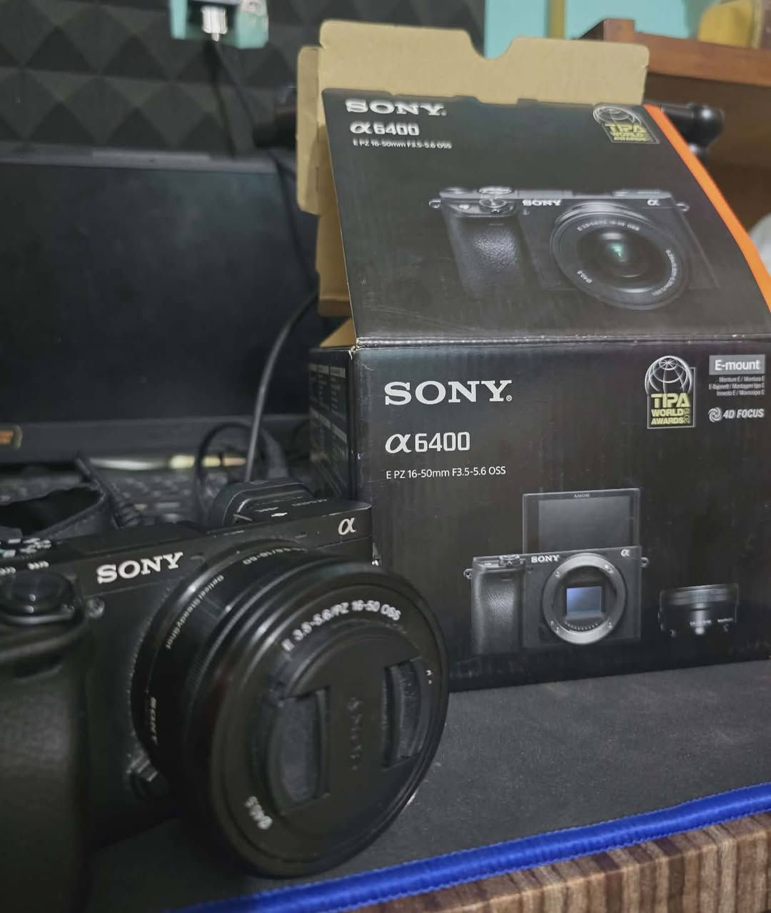 Sony 6400
كامرة سوني 6400 
نظافة 99%
شتر 8k 
كاملة ملحقاتها وياها العلبة والكيبلات 
وعدسة 16-55mm 
السعر 825 الف 
📍المكان : ديالى - بعقوبة 
للتواصل على الخاص او على الرقم 
***********☎️
