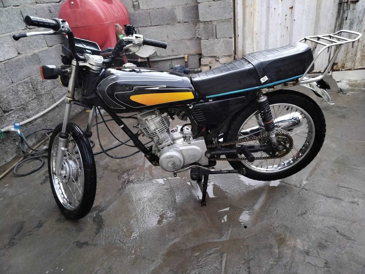 دراجه مستعمله ب 400 الف ومتوازي ع بيعتها وهذا رقمي ***********
