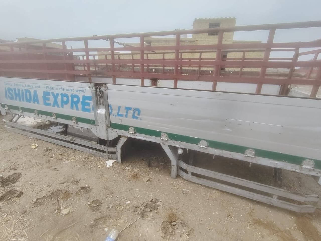 السلام عليكم شباب بدي للبيع  حلو نظيف وجاهز للشغل وكامل من سبايدرلات ونشرات وصفاح ومحجر بدي حلو ونظيف وجاهز رقم الهاتف *********** ابو منتظر
