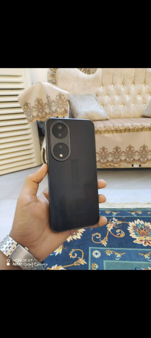 سلام عليكم للبيع هونر x7b ذاكره 256 عشوايه 60 بطاريه 6000 ملي امبير يعني انسه الشحن الكامره الخلفيه 108 ميكا بكسل فقط امبدل شاشه وكاله والله 
سعره 150 وبي مجال بصيط للستفسار يتفضل مازنجر
مكاني نجف مطار الجديد


**إذا كنت صاحب هذا الإعلان وتريد حذفه لأي سبب، رجاءا أرسل رسالة إلى الدعم الفني**