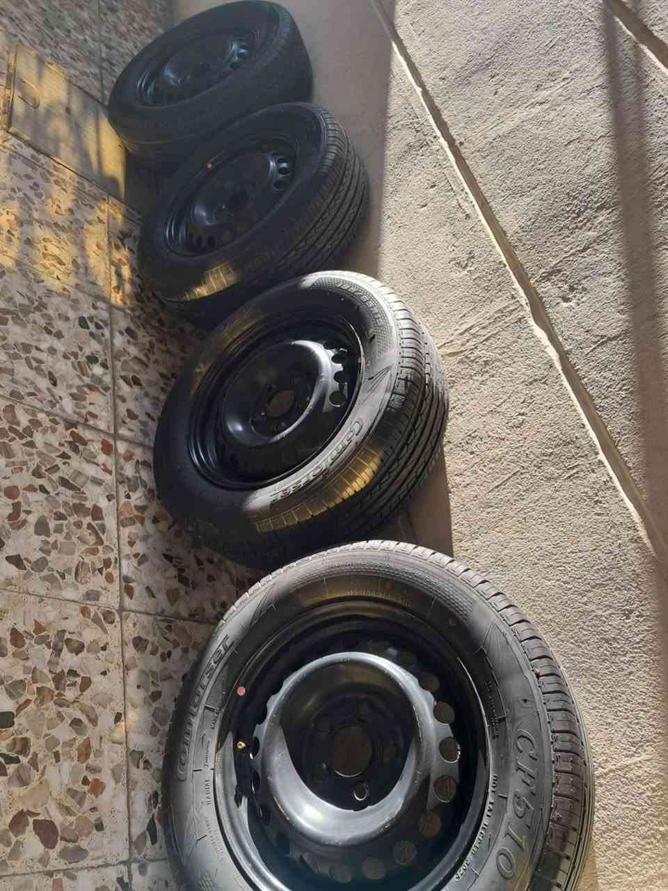 تايرات ولويالة للبيع حجم 15 سعر مالهن 250لسفسار اتصل ما متواجد عل خاص 0770 945 0148
