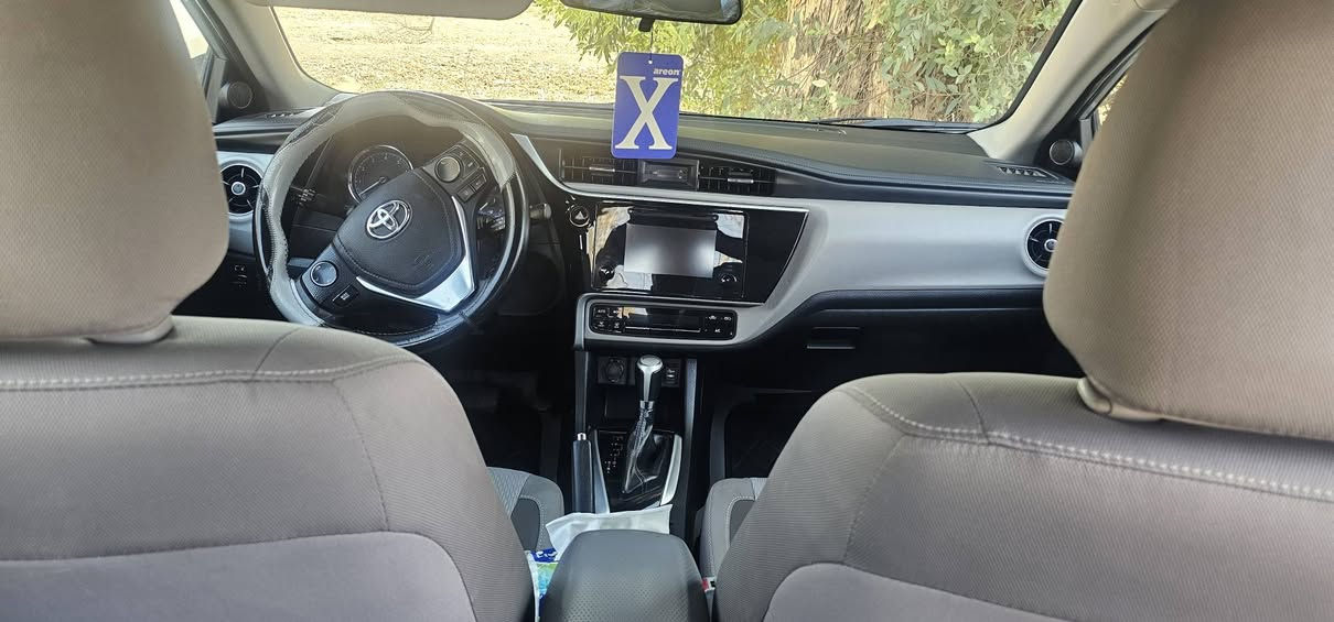 كورلا ٢٠١٨ LE سنوية لحد ٢٠٢٩ باسمي ويها بطاقة بنزين  بس بونيد مبدل وثلاث قطع بارد بدون شاصي رقم هاتف  *********** سعر ١٣٠ وبيها مجال بسيط
