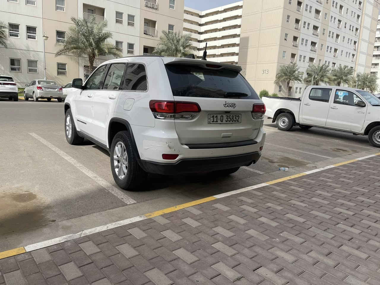 جيب جراند شيروكي لاريدو 2022 بغداد السعر 30.000$ يعني 3 دفاتر  كلين تايتل بدون ضرر 

وارد امريكي. محرك 3.6    _ يعني 6 سلندر  بيه تكحيل خفيف بجامله الامامي  ماشية 70  بسمي  الموصفات. بدون فتحت صقف بدون جكات فقط 

رقم الهاتف بي وتساب هم  ***********
