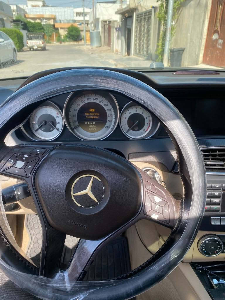 مارسیدسC300 فول مواصفات AMG پانوراما محرك V6 قطعتين صبوغ بدون دواخل رقم سنويية جديد تحويل وكالة بشرط(***********) ‌سعر120 كركوك, العراق
