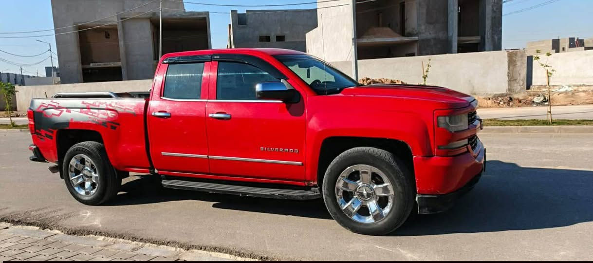 السلام عليكم
نوع السيارة: شوفرليت سلفرادو لون احمر 2017

بدي طويل باب قصير

الضرر:جاملغ امامي فقط 

بدون دواخل رقم اربيل جديد

_____

المواصفات 

كير 6 نمر طيارة

حجم محرك 5300. ثمانيه سلندر 

لدى امامي نهاري 

شاشه كبيره تحكم كامل بالسيارة

كشنات مخمل بيجي 

3 وضعيات قيادة 

كامرة حساس خلفي 

عداد المسافه 260 الف 

ويل كب حجم 22

تحكم مري 

تحكم ستيرن 

دفع رباعي 

وباقي المواصفات معروفه

بيع او مرواس +964 783 680 5609

السعر 165 وبيها مجال
