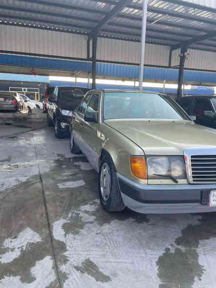 مارسیدز E 300 
گێڕو مەکینەی بەشەرت
مەکینەی VVt 2500
گێڕ ئۆتۆماتیک 
دەعموو لێدراوی نییە
ئاڕمی پلاستیکی سلێمانی بەشەرتی 
تەحویل وەکالەوتوو غەرامە
43$
***********
*********** السليمانية
