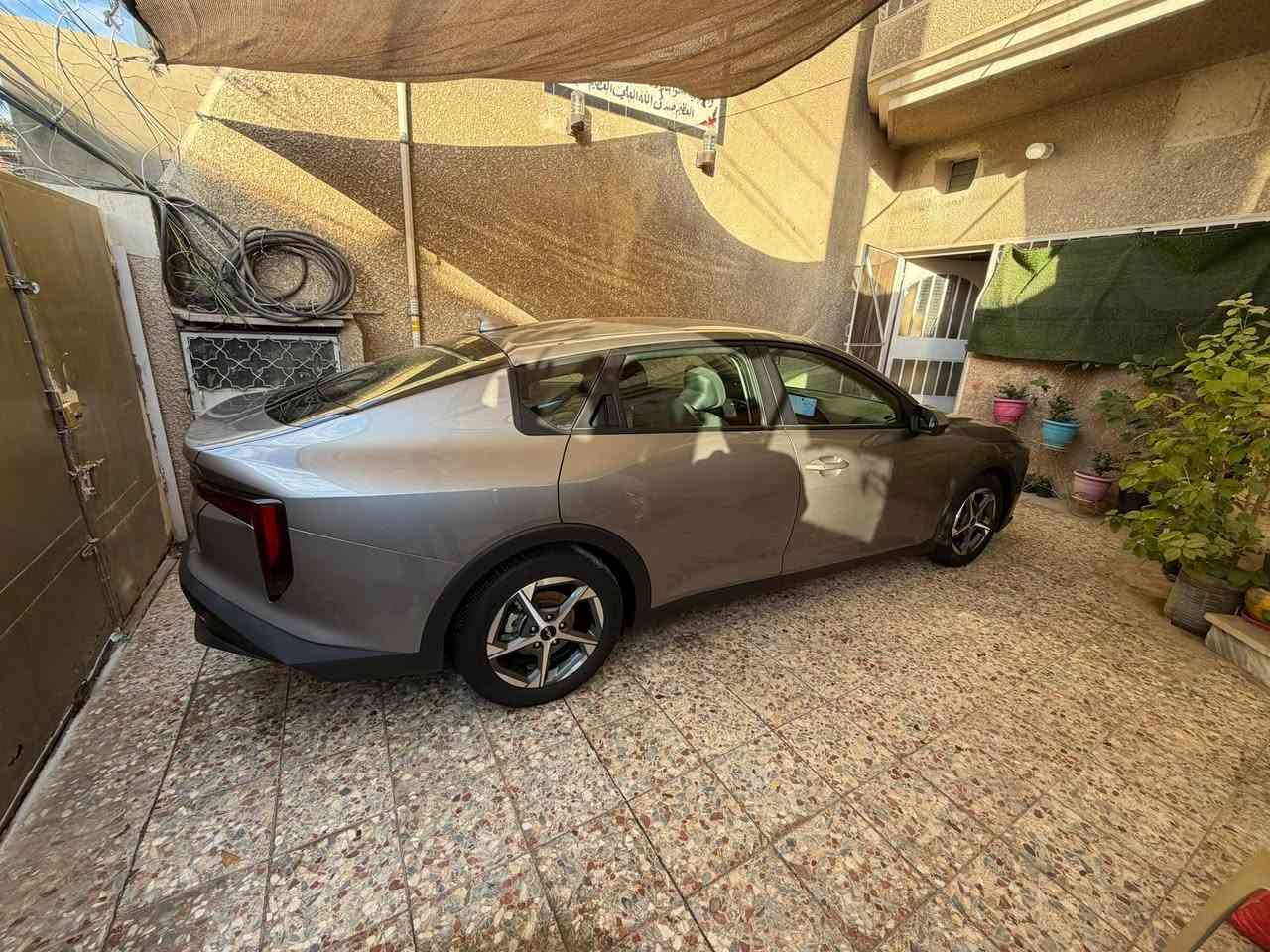 السلام عليكم 
كي فور 2025
وارد امريكي
Kia k4
فول موصفات عدا فتحة واشاير بالمري 
.تشغيل عن بعد 
.اشارة ترحيب 
.فتح الصندوق عند الاقتراب 
.اوتو هولد
.سايد بريك كهربائي
.رادار جانبي وامامي 
.مازدات led لد ثلاث عدسات
.قيادة ذاتية 
.تحديد مسار
.شاشة متصلة 
.اضوية داخلية لمس
.تحكم كامل عن طريق الشاشة 
. دشبول بيانو 
مكينه 2000 دوش 

الحادث موضح بالصور 
تبديل بنيد فقط تفصيخ اصلي
بدون دواخل لغد وشاصي كفااله 
ايرباك دركه فقط  
 .
السعر :$173 بيه مجال بسيط 
بغداد الامين الثانيه 
***********
