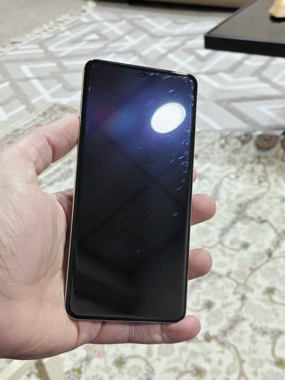 Oneplus 13 
16/512Gb
کامل ئەشیا 
تەنها شاشەی شوختی هەیە 
٧٠٠.٠٠٠
حەوسەت هەزار کۆتای
0773 172 1231 السليمانية, العراق
