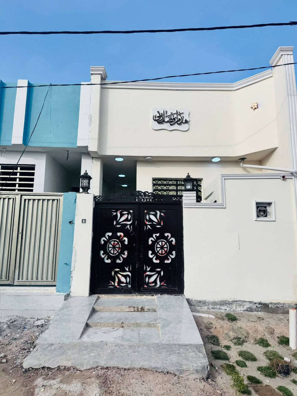 السلام عليكم
بيت للبيع طابو صرف
✅مساحة 100 متر 
✅مكانه نجف مجمع بيتي 
———————————————
جميع لخدمات متوفرء 
✅ماي كهرباء مدارس 
——————————————
((سعر 68 وبي  مجال بصيط )
***********
