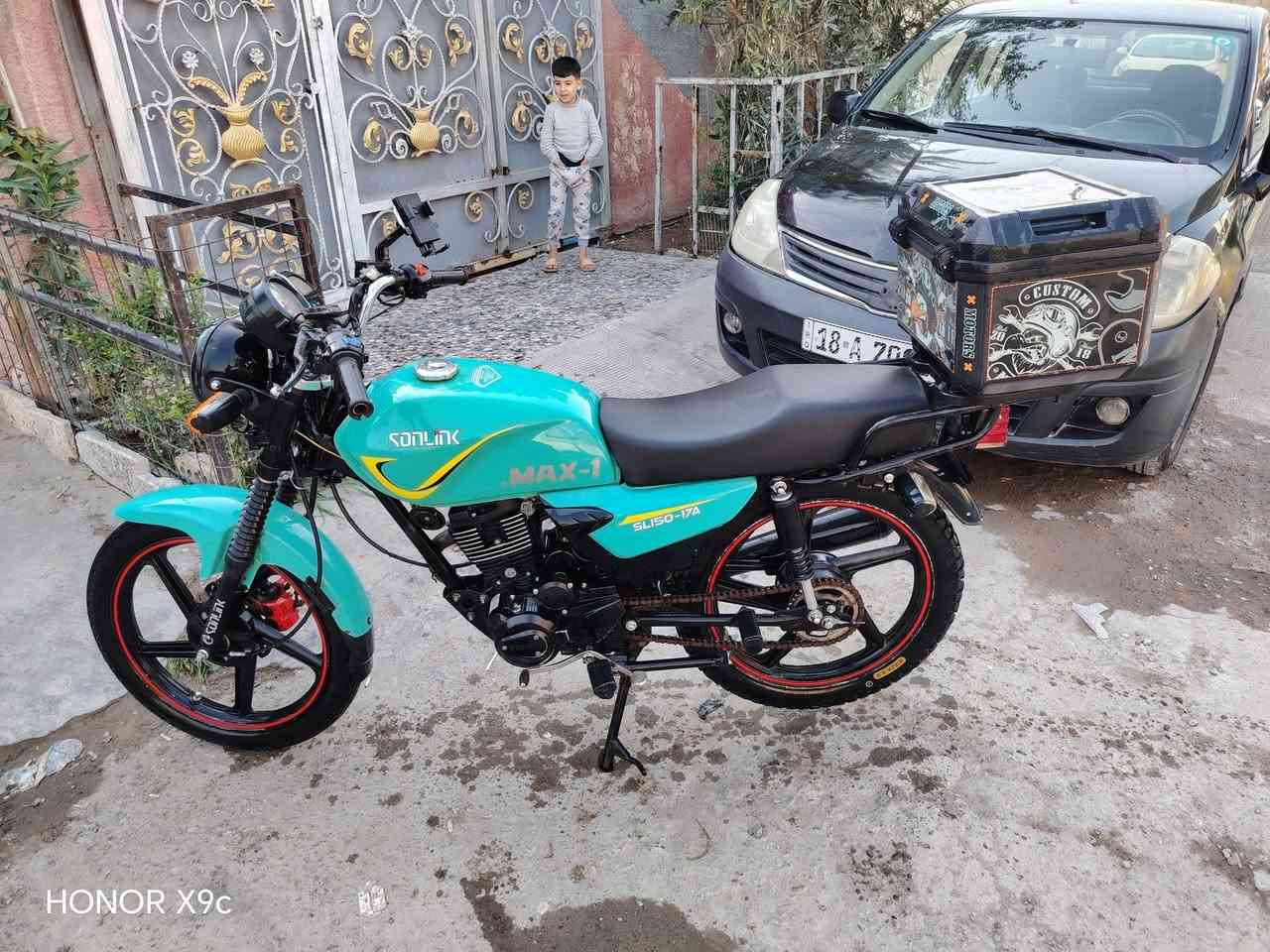 سونك موديل ٢٤ نضيفه مابيه اي نقص  بس كيجات ومكينه بل كارتون  مكان بغداد البياع  *********** واتساب  اسعر ٨٠٠ وبيه مجال
