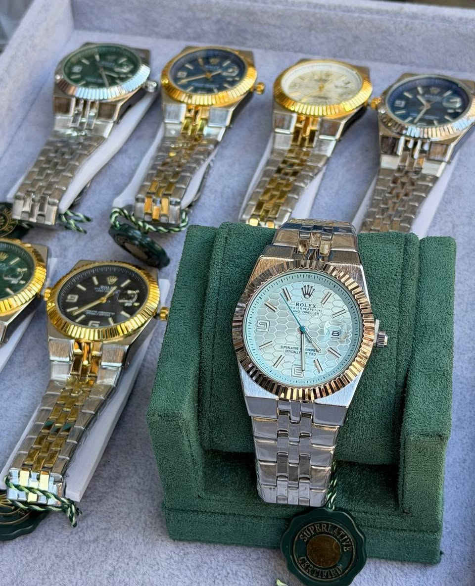 كشختك ما تكتمل إلا بقطعة مميزة! ✨
تعبت من الساعات العادية؟ جبنالك ساعة (Rolex

 Land-Dweller) بنقشة خلية النحل المميزة، تجمع بين الفخامة والجمال.

​✅ تصميم فريد يلفت الأنظار.

​✅ متوفرة بعدة ألوان (أخضر ملكي، أزرق نيلي، أسود فحم، وفضي).

​✅ قفل ومينا وتفاصيل دقيقة.

​السعر: 35  ألف دينار و القطعتين ب60الف 

والتوصيل؟ "مجاني" لكل محافظات العراق! 🚚🇮🇶

​لا تضيع الفرصة، الكمية محدودة. احجز لونك المفضل الآن
***********

https://www.instagram.com/reel/DV9UWsNDMfG/?igsh=ZHVqYXZ5ejJjenpr
