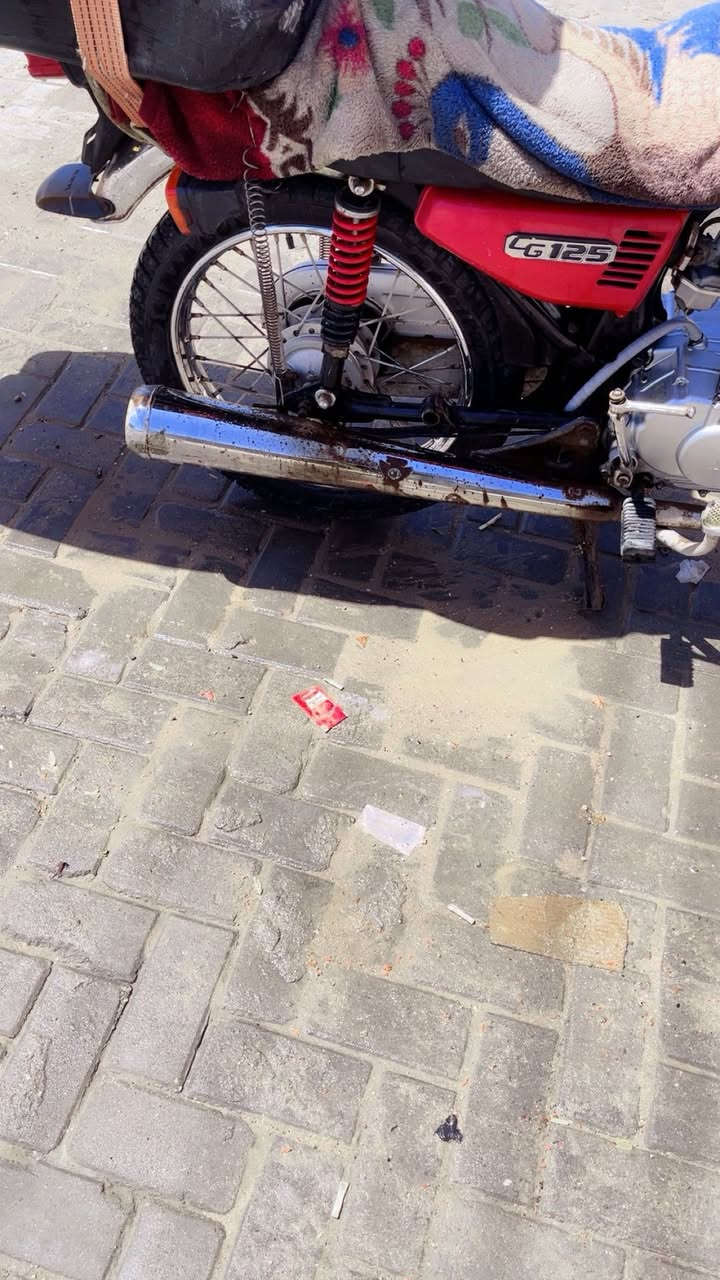 سلام عليكم دراجه نامه أوراق سكنر أوراق سكنر كلشي مطابق اي واحد أبو مكتابه يحول بسمك الوراق المحرك مفتوح مره وحده وقبل خمس اشهر الدراجه برقي واحد ما عوزها الدراجه مكفوله سعرها ٧٠٠   الدراجه مكفوله من كلشي المكان البصره الهارثه  ***********
