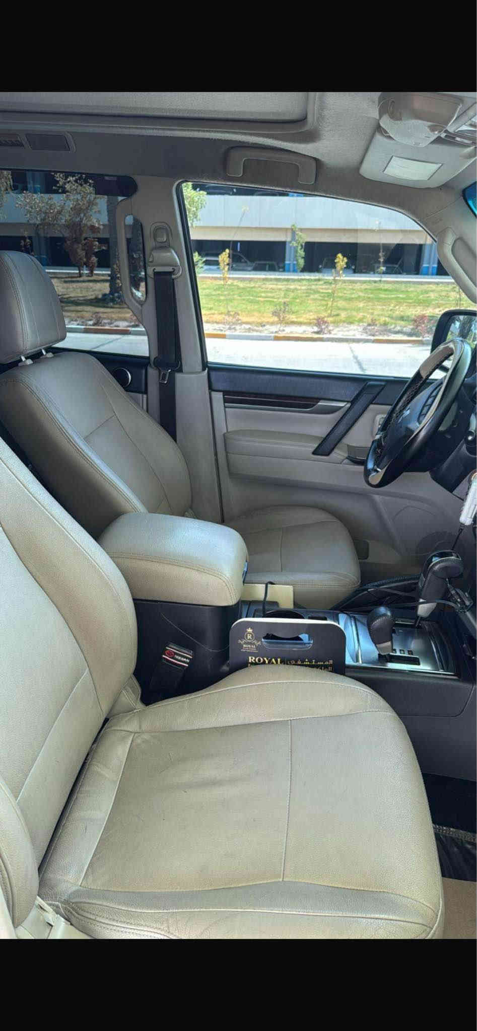 للبيع ‎
باجيرو حبتور 
موديل 2016 
خليجي مكفول كفاله عامة
معروفه مواصفات الحبتور فول 1/1 
فتحة
جلد 
دمام
ماشيه185 الف
محرك 3500
السعر 205
.
رقم اربيل باسم المالك تحويل مباشر 
هزه وسنويه جديده ورقم جديد  ، 
السيارة جاهزه من كلشي ونظافة 100% 
مكفوله كفاله عامة من كلشي 100% 

العنوان : بغداد  حي الجامعة او المطار 
.
رقم صاحب السيارة 
*********** بغداد
