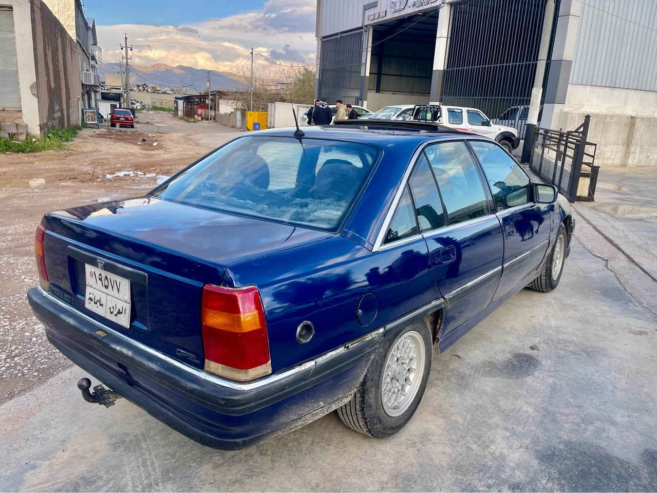 اوميگا١٩٩٢ مه كينه ٢٠ توماتيك
گيرو مه يكنه به شه رت 
چوارتايه ي نوويه. ته حويل غرامه به شه رت 
براؤه ي نه بيت
سعري ٣٣$
***********
*********** كويسينجاك, أربيل
