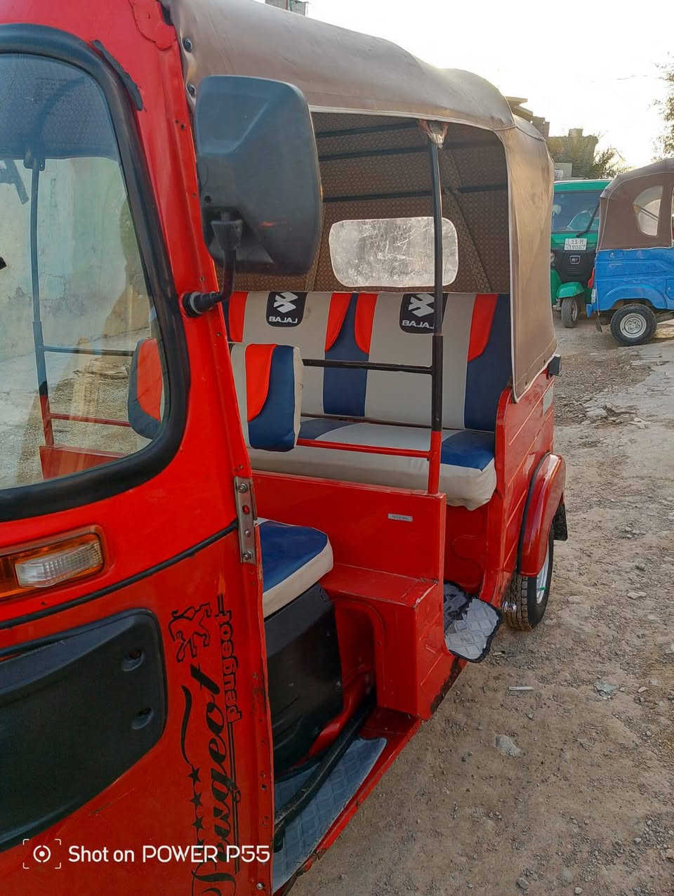 السلام عليكم ورحمة الله وبركاته توك توك للبيع موديل 18 نضيفه ابلاديه محرك 20 السعر 5500 الهاتف ***********
