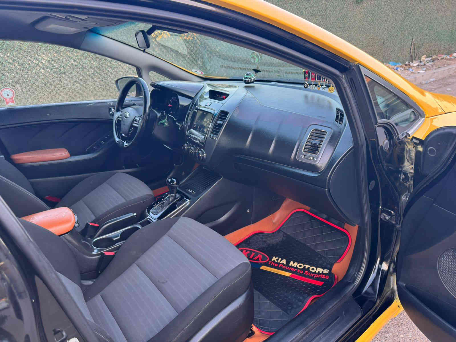 كيا فورتي للبيع موديل 2017 وارد امريكي حادثها بنيد وجاملق بدون دواخل السياره اليبل واحد مكينه 2000 دوش مكينه وكير مامفتوحات بلاديات لاصرف ولا تبخير  مواصفات فول  ماعده الفتحه بصمه شاشه كامره تكمات اشاير بلمري مري شفط ماصده لد بكلايت لد صدر امامي وخلفي جديد تخم تاير جديد تبريد تتفئه رقم بغداد الدولي الجديد هزه وسنويه 2028 السياره بدون ايرباك  السعر 120 قفل بدون مراوس لاستفسار على الرقم *********** عنوان بغداد البلديات
