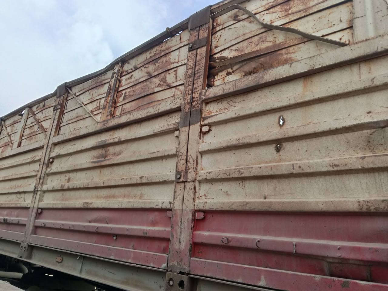 السلام عليكم عربانه البيع شاصي حداد 16 دنكير 14  تايرات نص عمر ***********
