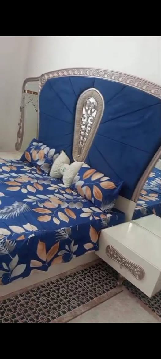 سلام عليكم من رخصة ادمن
غرفه تركيه مستخدمه بس بعده نضيفه مابيه اي اضرار 11قطعه لبيع ماعدا دوشك جربايه مو وياه مكان كرمه سعر 550وبيه مجال تواصل خاص او اتصال ع رقم بي واتساب واتصال ***********بيك خير تعال ودلل
