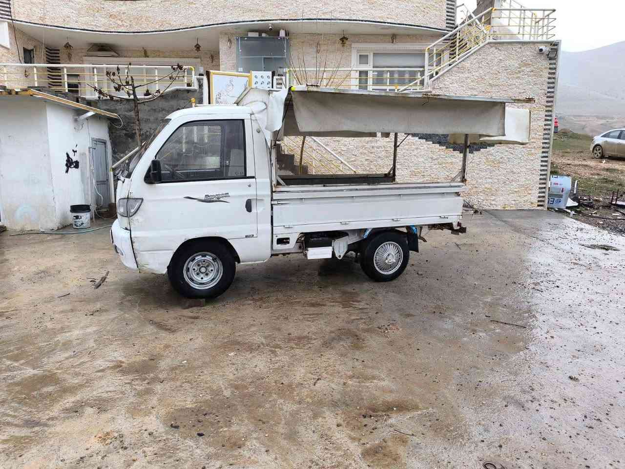 هایڤی مۆدێل 2006
بەشەرتی گێڕو مەکینەو عەکسل  
بەشەرتی فیتەر پاتری لۆک تەیای لۆک  
ناوبۆدی تێگیراوە کامل چاتر
بۆهەموو ئیشک دەبێت و هەر 
چوارلەی دەکرێتەوە
ماڵی دۆستەکامل کارەبەی مەزبووتە  مەنەفێسی لەگەڵە ڕزیوی نیەو بەشەرتی شەنسی 
نرخی 18گەڵاومەجالێکی کەم 
لەسلێمانیم توەسپی 
*********** السليمانية, العراق
