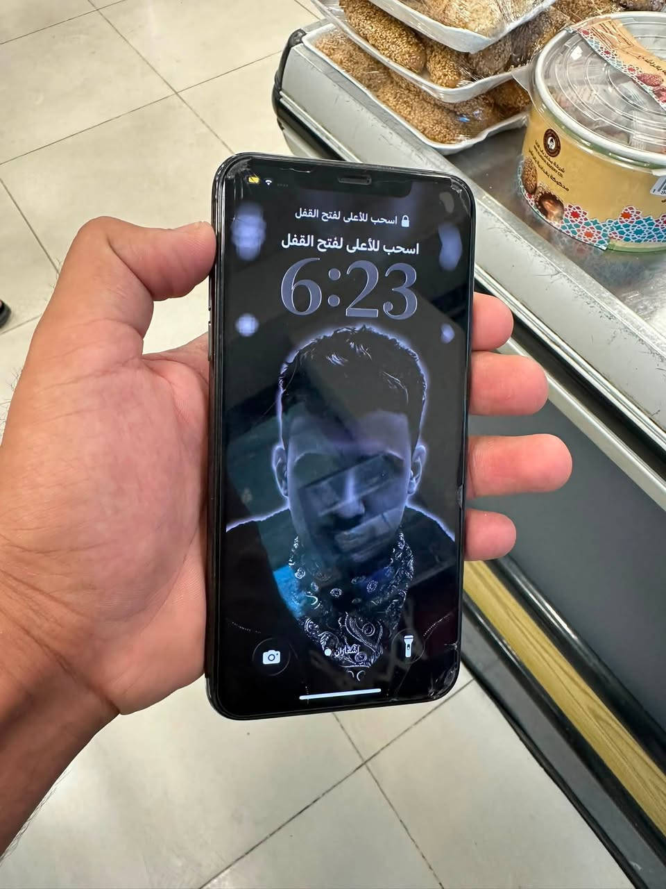 سلام عليكم
iPhone 11 Pro Max
ذاكرة 64
بطاريه 78‎%‎
نموذج m 
وتر ممفتوح ولاداخل تصليح 
لون اسود 🖤
نضافه 100‎%‎ 
مابي اي شخط 
*ملاحضة : فقط ضهر بي كسر بسيط موجود بلصور غير هلشي كلشي مابي ووين متريد افحص 
استخدام يخبل صرفيه شحن تنساها 
كلشي شغال بي ✅ فيس ايدي ✅ كامرات✅ سماعات✅ تعليك ماكو ابد 
جهاز جاهز للاستخدام ✅
السعر 270 وبي مجال جداً بسيط 
الي ميعجبة السعر لايعلق كلشي اكو بلسوگ 
مكاني بغداد حي الاعلام 
للاتصال *********** متواجد واتساب 

اسف عل اطالة ♥️♥️
