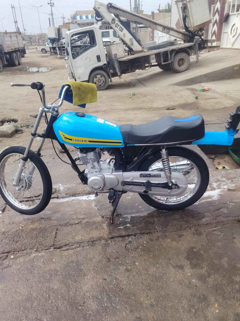 سلام عليكم دراجه بدون اوراق انتنس صاله شهرين معمره سعر 650بيه مجال بصيط هاذ رقمي ***********
