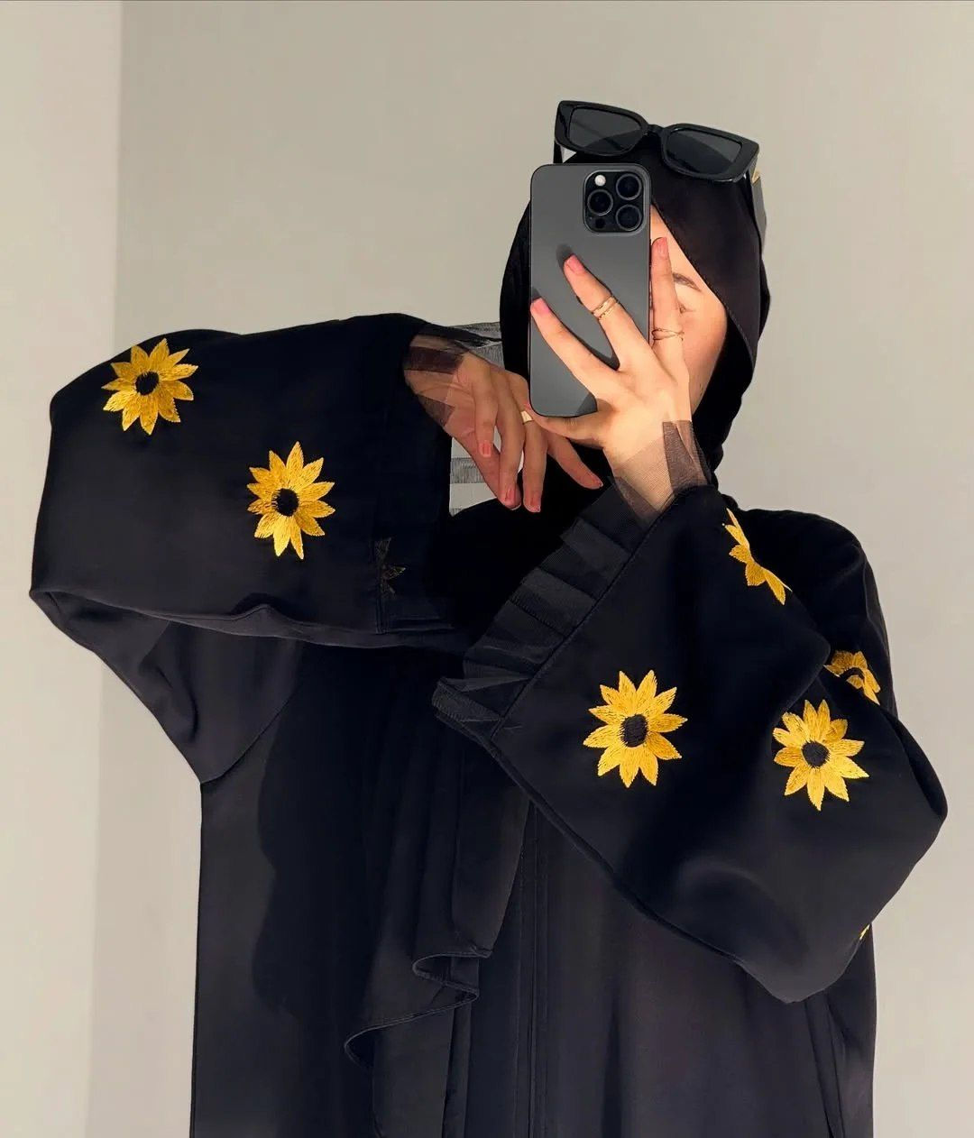 *اناقتك بتحكي من عنا*🔥😍

عبايه زهره عباد الشمس 🌻  المميزه صارت متوفره عنا 

العبايه الاجمل والاروع قماش برادا اجنبي مكفووول  قطعه الجمال المصممه الك وبس 🔥

اللون واحد اسود  🖤🌻

قياسات  *.m.l.xl.xxl.xxxl*

من قياس ٣٨ حتى ٥٢

شحن وتوصيل بعد ١٠ ايام


**إذا كنت صاحب هذا الإعلان وتريد حذفه لأي سبب، رجاءا أرسل رسالة إلى الدعم الفني**