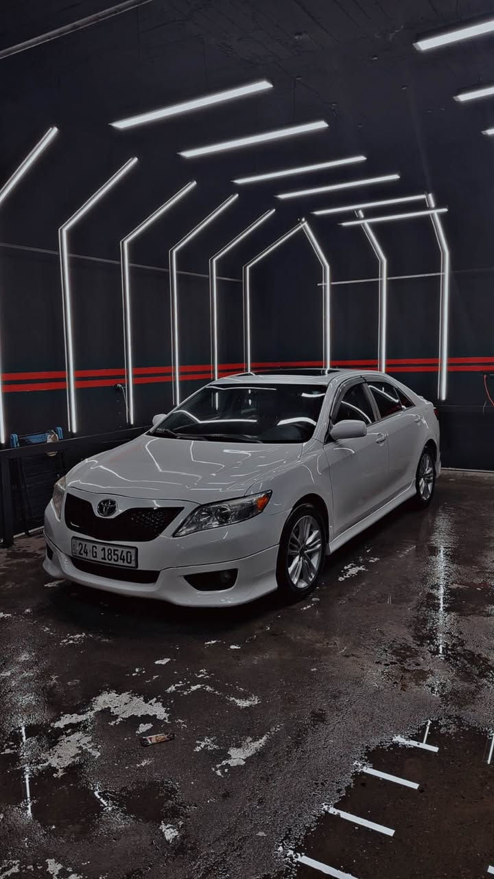 السلام عليكم
كامري 2011سبورتي شريكه داخل ره ش
سياره سلايت بلادي
ره نكي سپي به فري 
مكينه شه رت شه رت نه فه كري شريكه
ويل كب شريكه حجم 17
شاشه و كاميره 
كشن جلد شريكه.داخليه كا جان قه يسي يا هه ي
سياره شغاله سويج 
لايت زنون. بگ لايت ليد 
سنوي هه تا 2031جديده 
هزه هه تا 2027 جديده 
تحويل غرامات شه رت 
بوند و صندوق صبغ شه رت شه رت بي داخلي بس بو جاني 
سياره يا ماله .260هزارا جوي
رقم تلفون:***********واتساب.كورك
سياره ل زاخويه زاخو, دهوك
