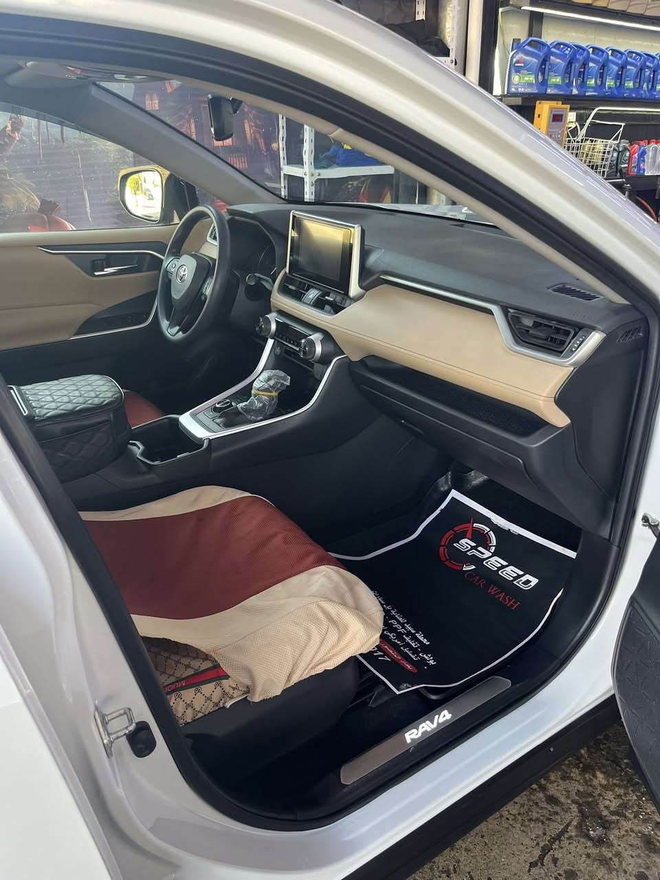 السلام عليكم عرض سيارة راف
4 فئة هايبرد للبيع 

موديل 2023 خليجي من شركة ساس

الاستفسار والتفاصيل اكثر عن السيارة 

مراسلة الرقم التالي: *********** 

السيارة مكفولة بدون حادث 

ومكفوله من العيب الشرعي 

مكان العنوان بغداد الحارثية
