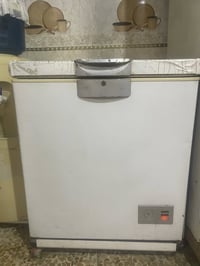 براد للبيع حجم العرض 85 سم شرط شغال وتبريده فول سعره 125 الف 077026458...