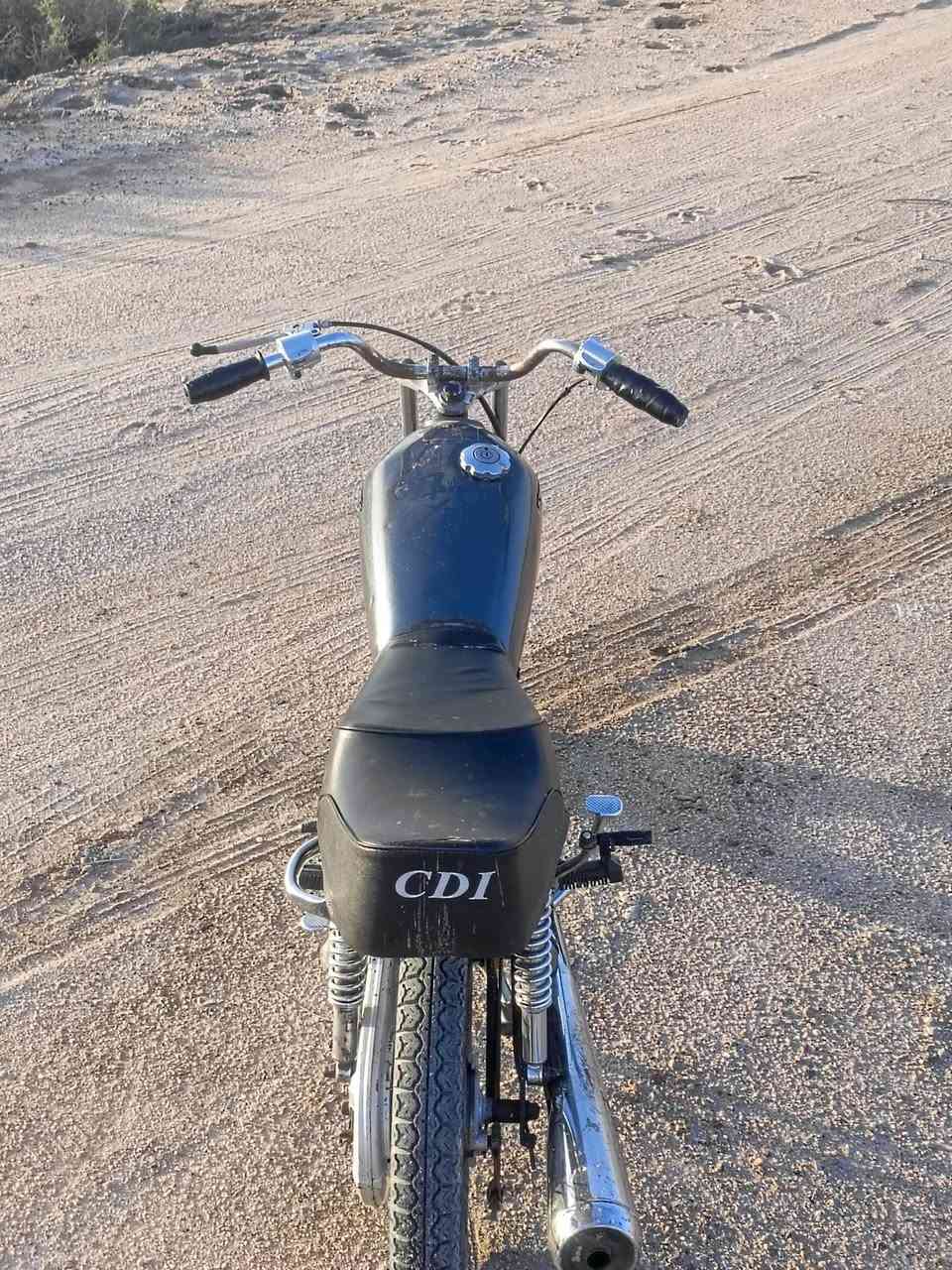 سلام عليكم دراجه للبيع حلوه مكينه والشاصي نامه وباقي الففسار على الواتساب رقم الهاتف *********** سعر 325وبيها مجال مكان بصره كرمت علي الطيف
