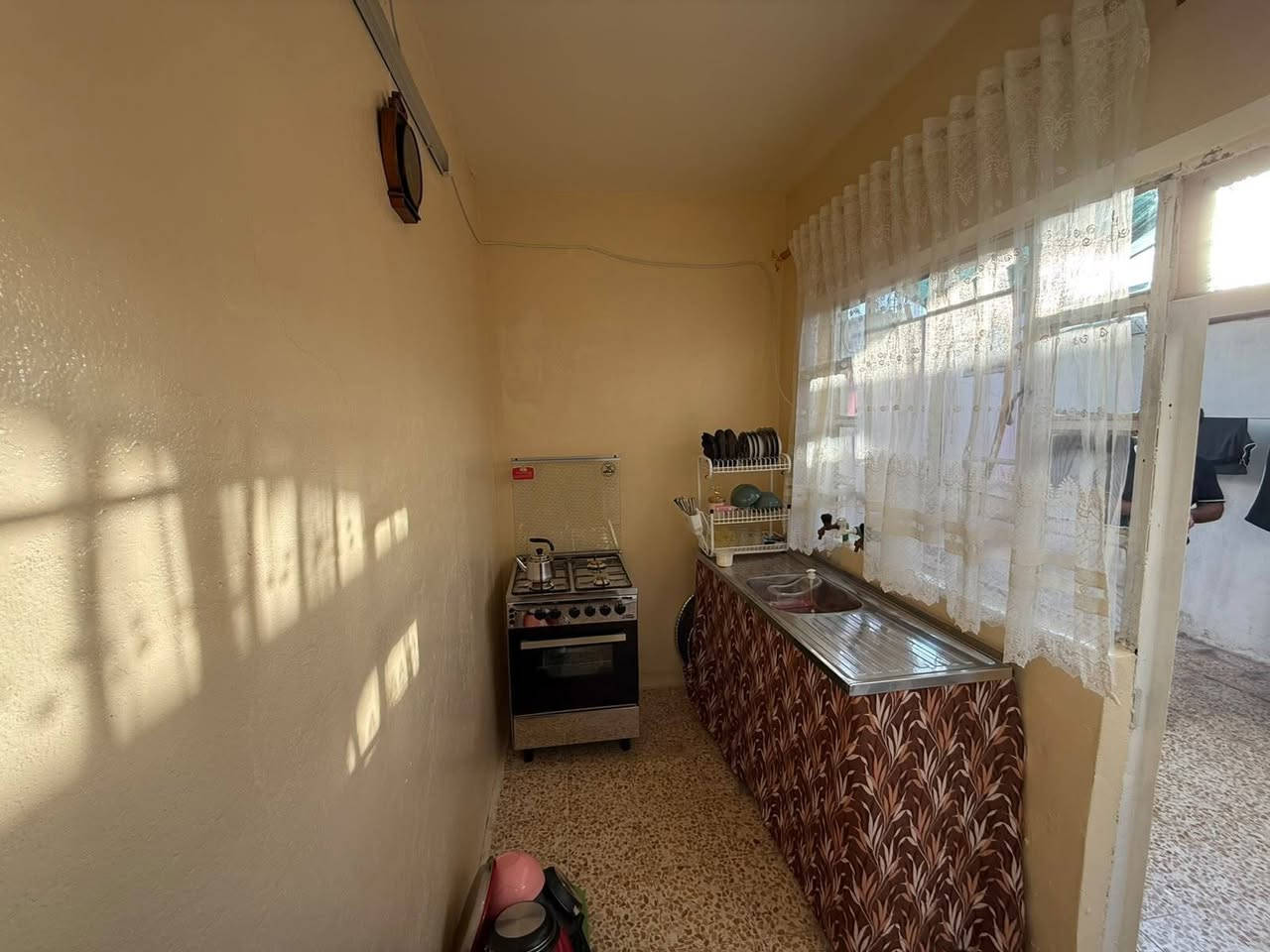 ":
🏠 بيت سكني مميز للبيع في حي صدام 🏠
نعلن لكم عن توفر بيت سكني للبيع بموقع ممتاز ومواصفات مثالية:
 📍 الموقع: حي صدام - مقابل ساحة هوار.
 📐 المساحة: 100 متر مربع.
 🏗️ عدد الطوابق: طابق واحد.
 🕋 الاتجاه: قبلة.
 📜 نوع السند: طابو ملك صرف (سند جاهز للتحويل).
💰 السعر:
72 مليون دينار عراقي (قابل للتفاوض).
📞 للاستفسار والتواصل:
يرجى مراسلة الصفحة مباشرة أو الاتصال بنا عبر الأرقام التالية:
[***********]
(🏢 المدينة المنورة للعقار) بيع شراء مقاولات عامة - خياركم الأمثل لعقاراتكم

