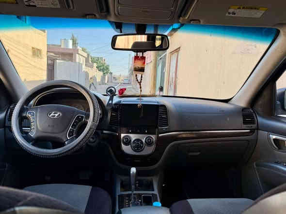 سنتافي ٢٠١٠ وارد امريكي
ضرر ثلاث قطع 
جاملغ واصل داخل 
باب سايق 
بوند 
كلو تبديل بقطع مال كصه 
محرك ٢٤٠٠ اربعة سلندر 
خمسة راكب 
رقم نينوى   كوبون موجود 

سعر ١١٥ 
***********
